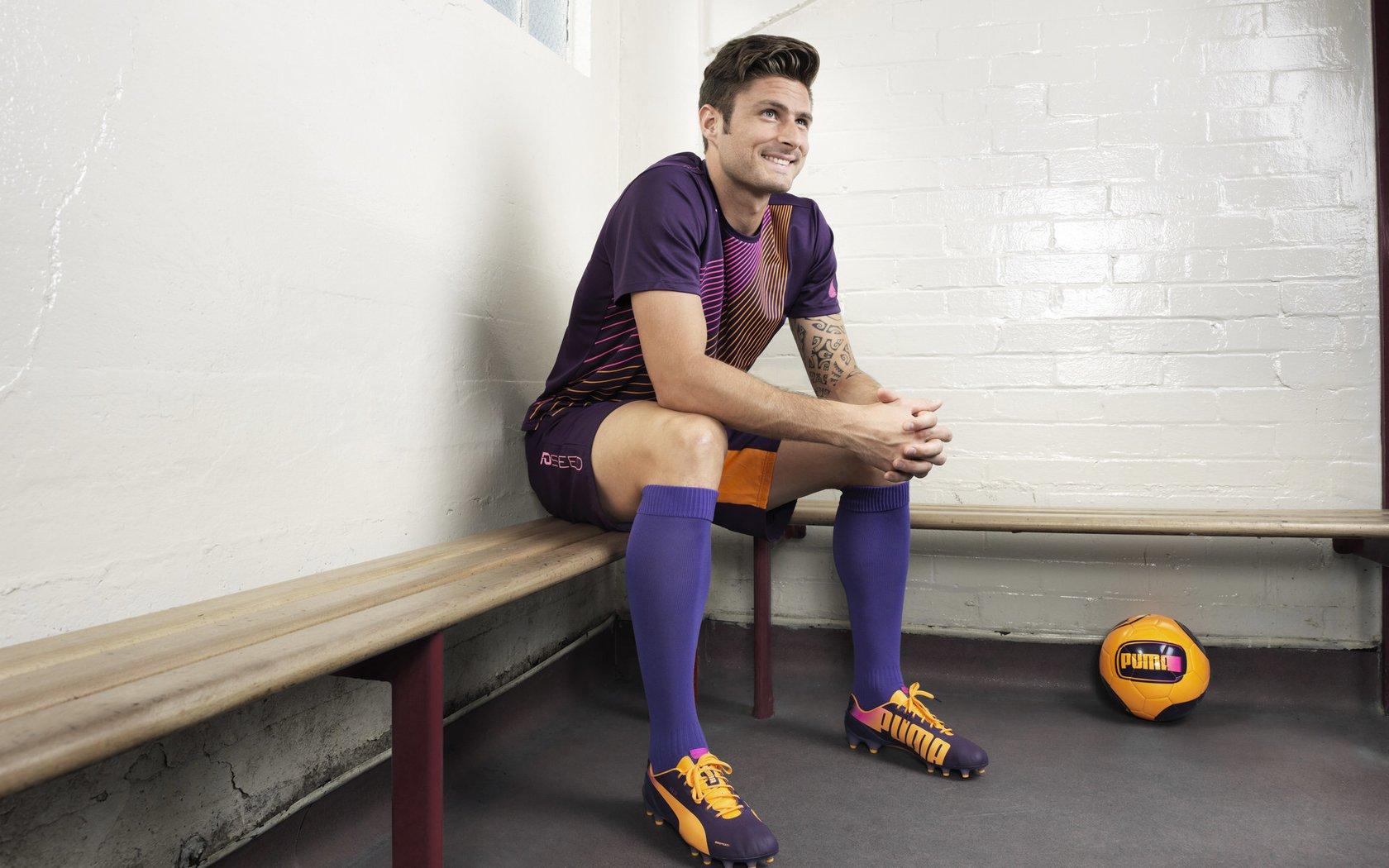 费迪南德盛赞奥纳纳转会成效 称曼联重建之路步入正轨